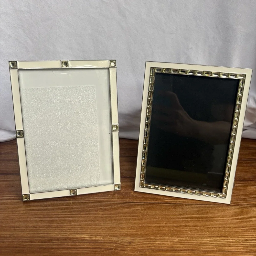White Enamel Picture Frame Set of 2 Crystal Accent 4x6 Tabletop Photo Frames
